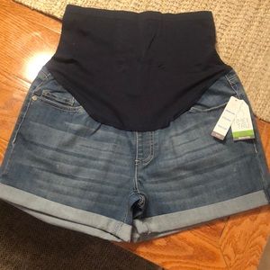 Time and Tru maternity shorts, size s (4-6) New with tags